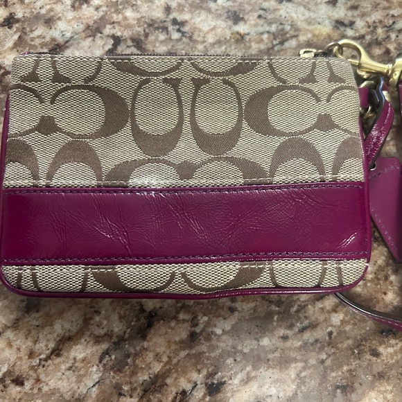 Coach - Card Holder Keychain - Picture 1 of 3